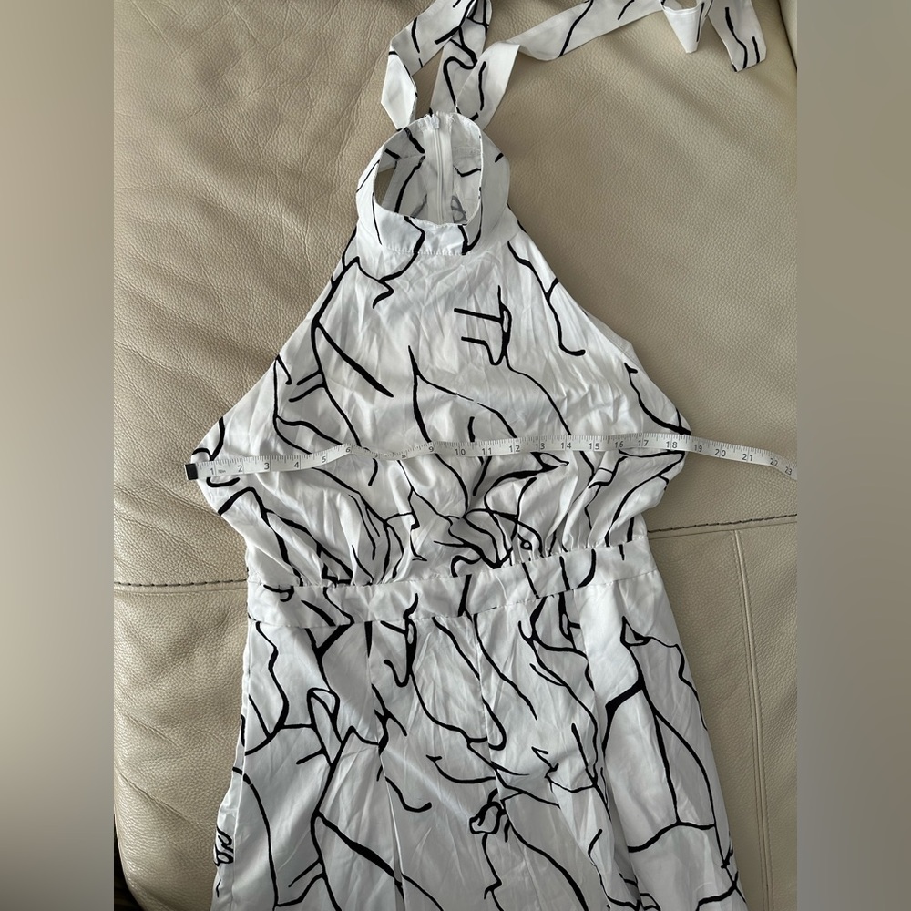 Elegant Mock Neck Sleeveless Jumpsuit NWOT - Picture 8 of 12